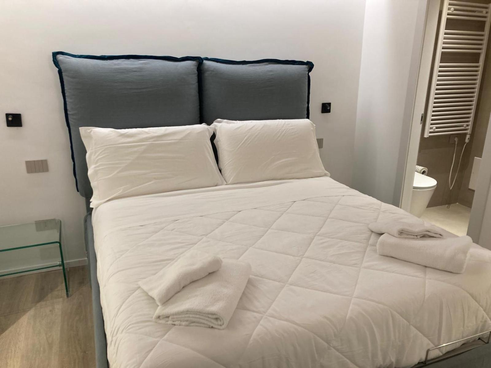 Manzoni Bilocale Con Doppi Servizi Piano Terra Apartment Rom